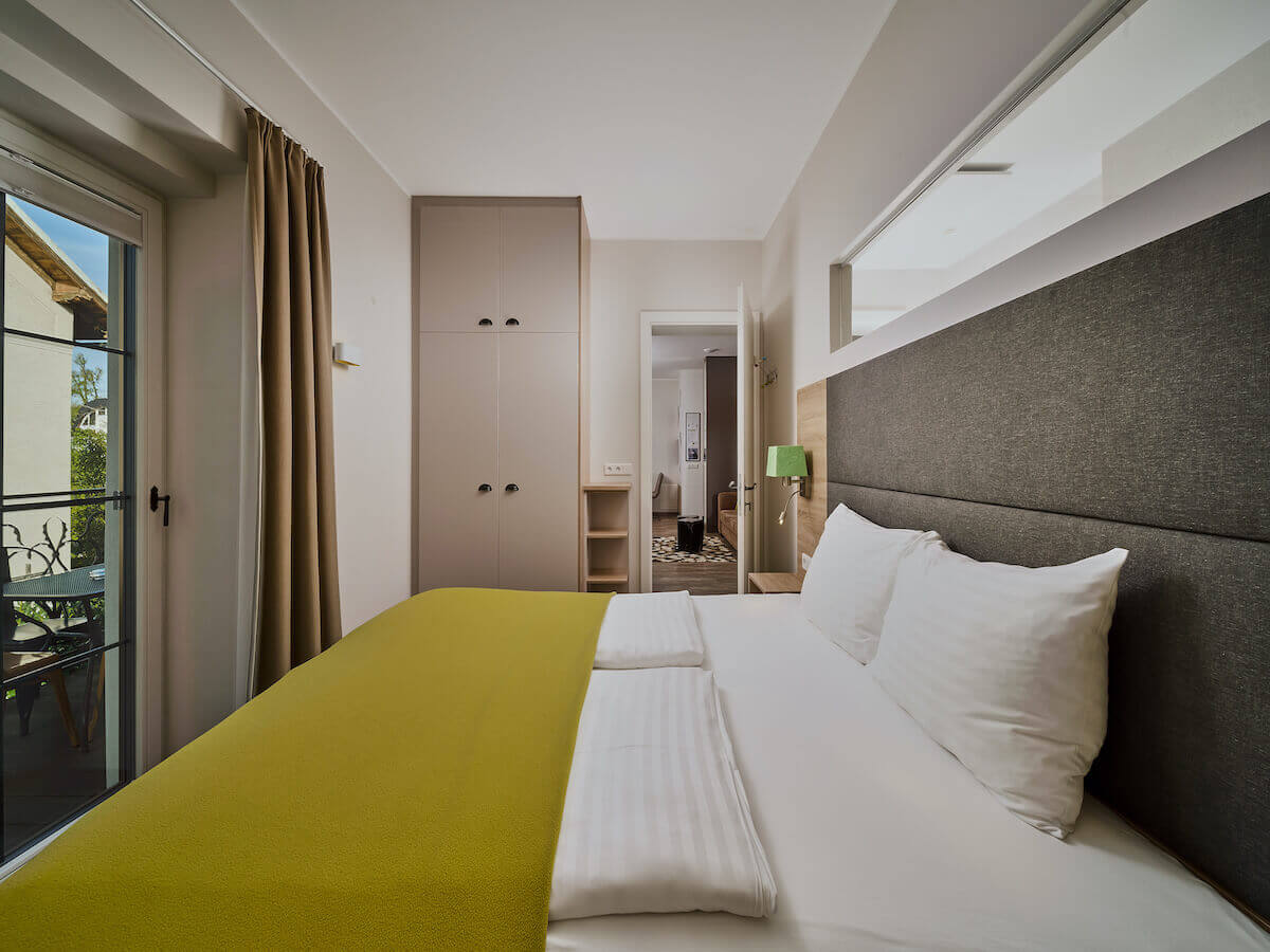 BED_M4 ONLY_WITH BALCONY_LJP4237